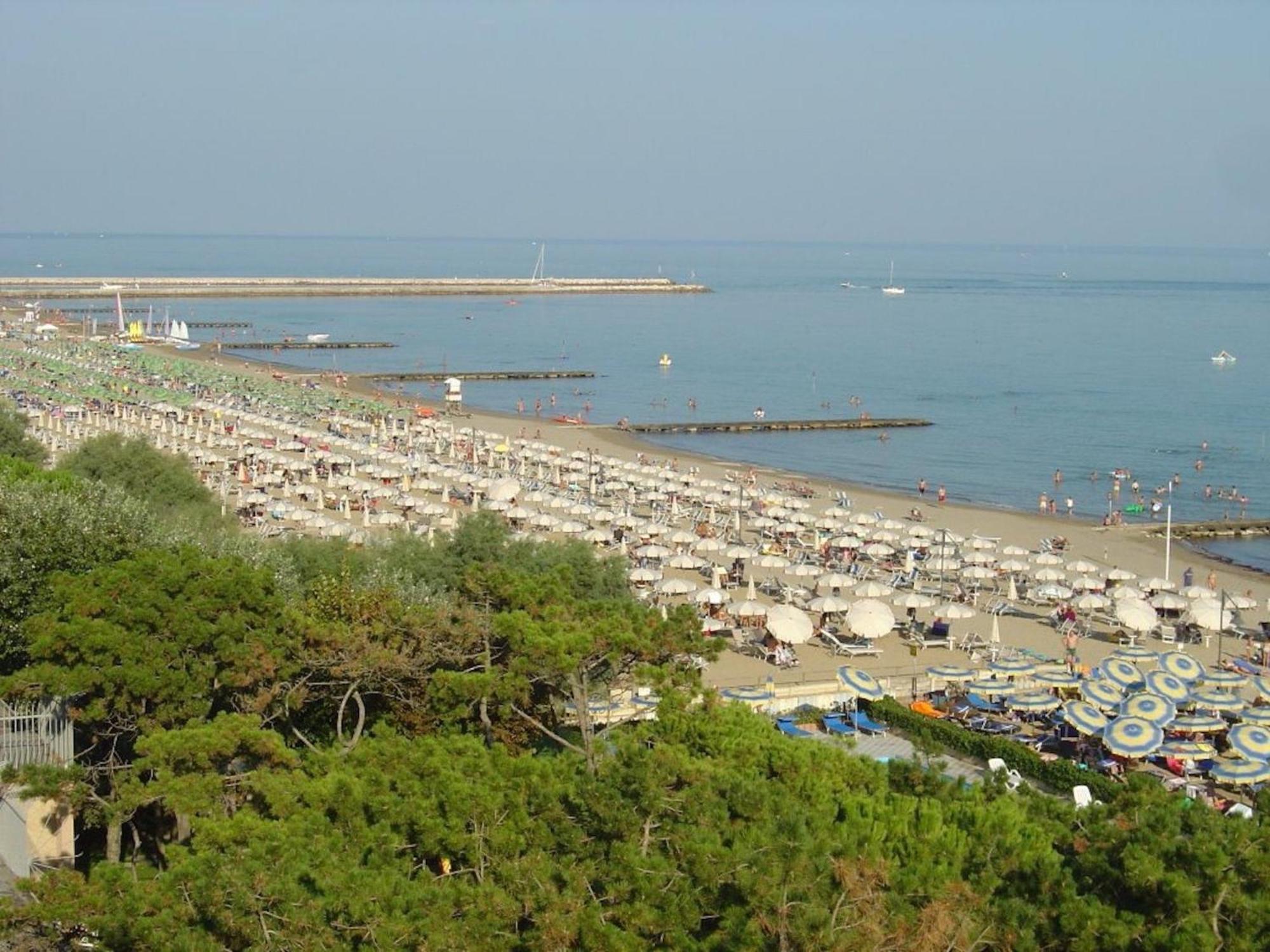 Appartamento Renovated Flat With A Stunning Terrace Porto Santa Margherita di Caorle Esterno foto